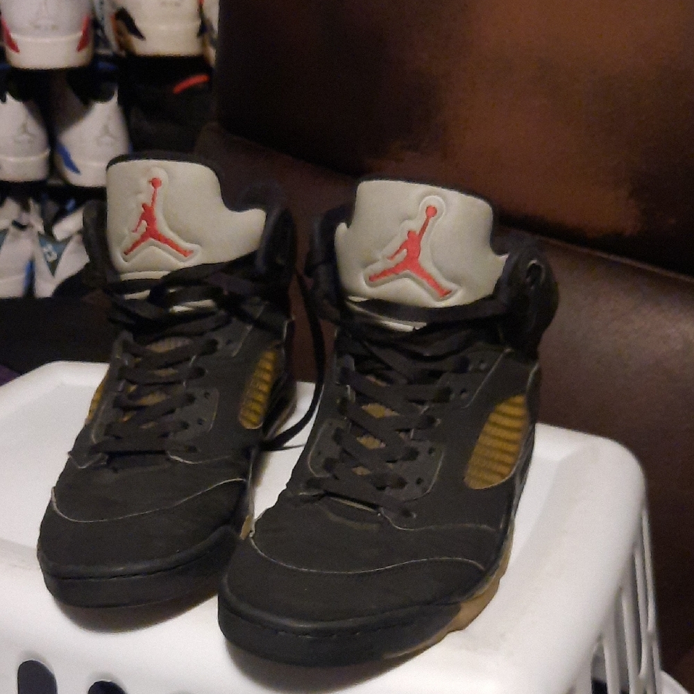 Black Metallic 2016 Retro Air Jordan Sneakers